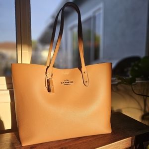 Coach Town Tote - Saddle